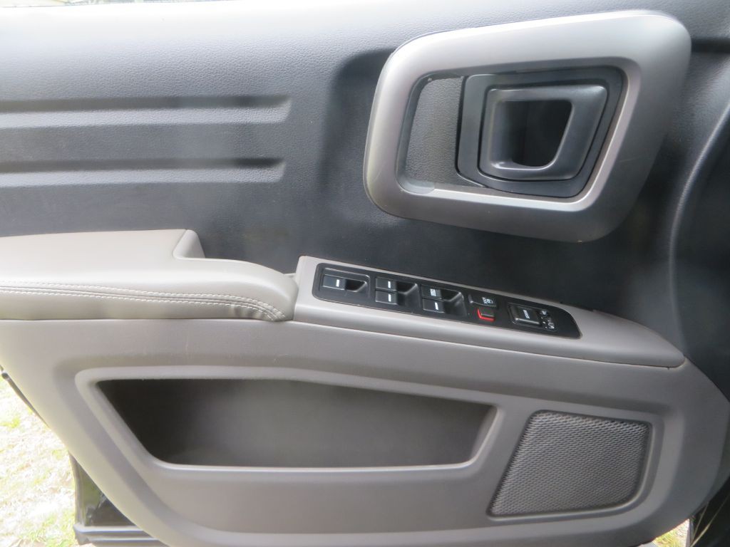 2012 Honda Ridgeline Image 24