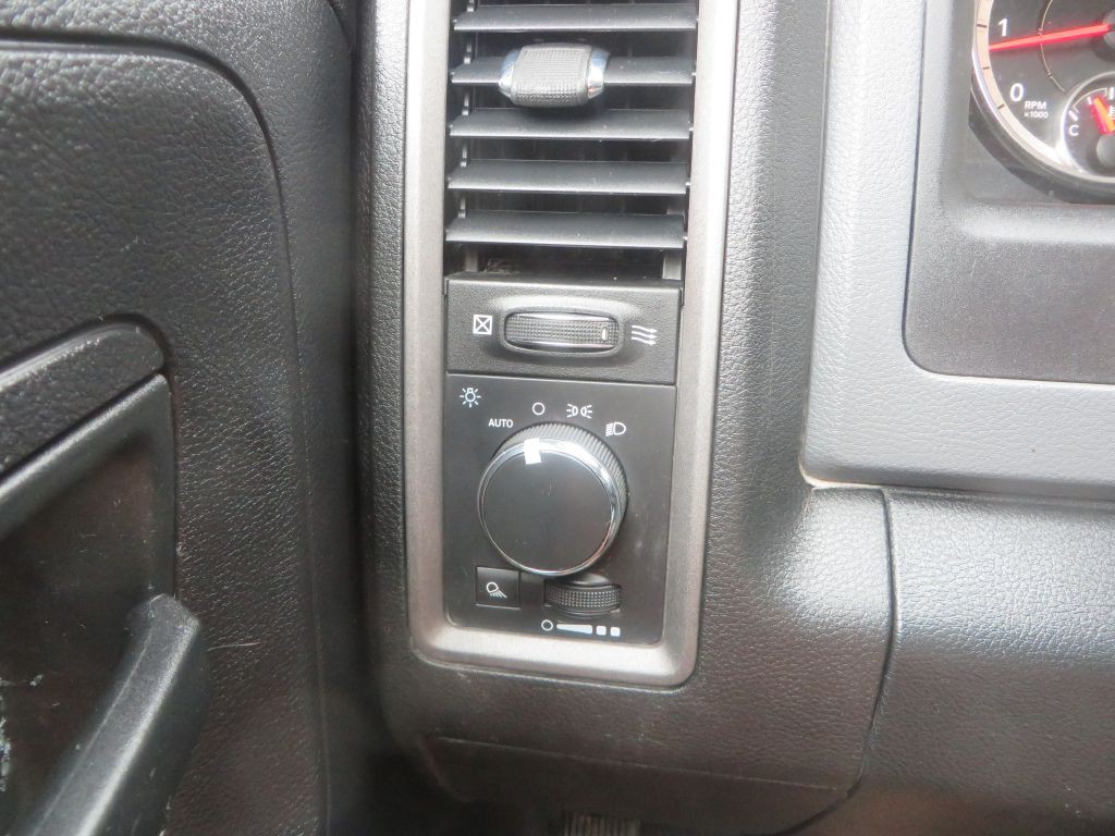 2016 RAM 1500 Image 18