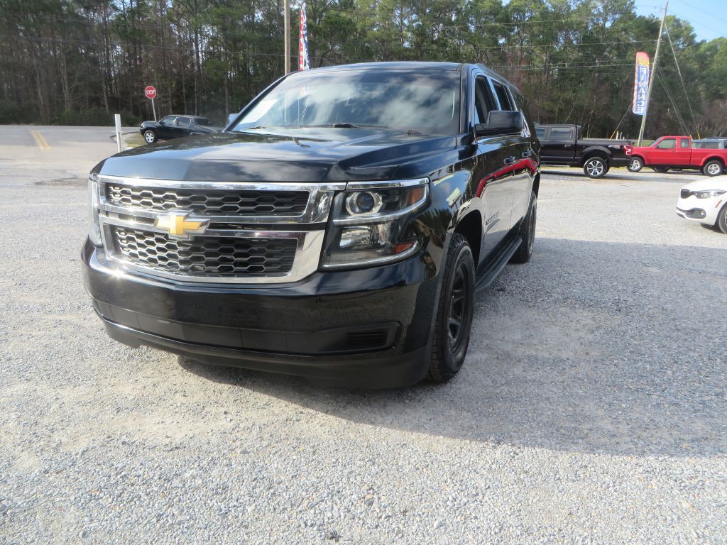 2017 Chevrolet Suburban Image 2