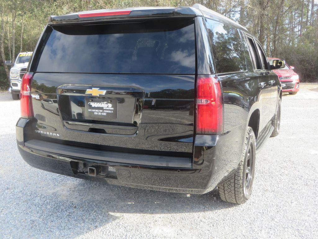 2017 Chevrolet Suburban Image 6