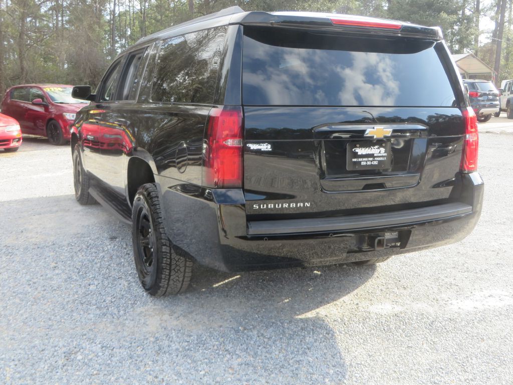2017 Chevrolet Suburban Image 8