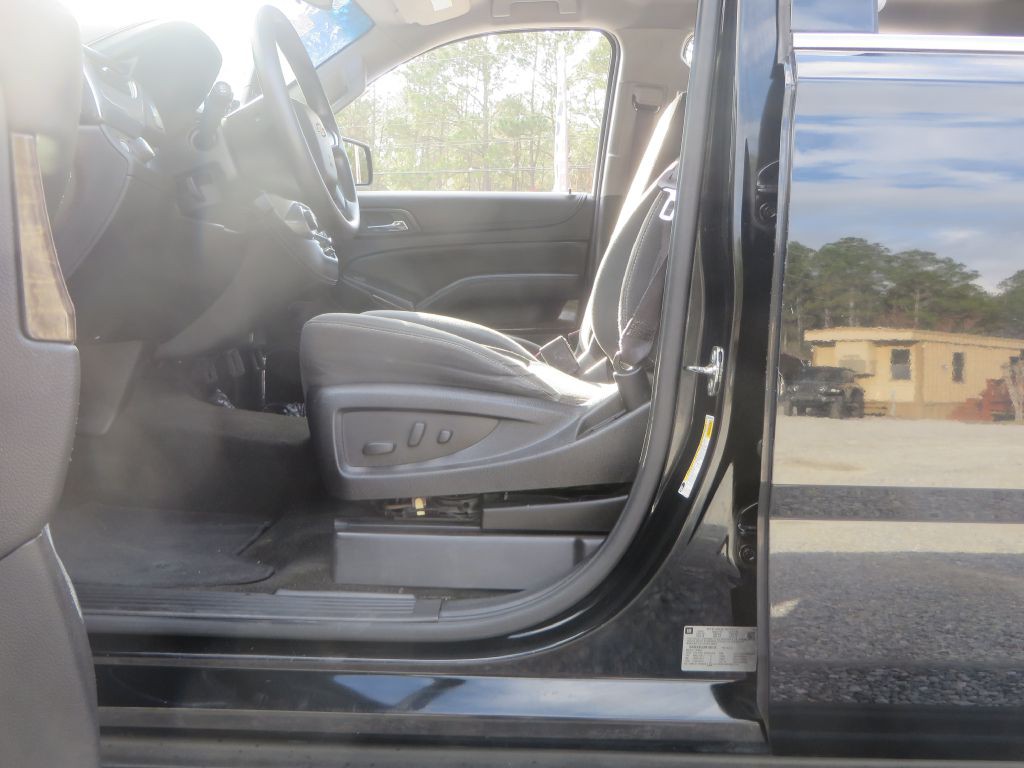 2017 Chevrolet Suburban Image 10