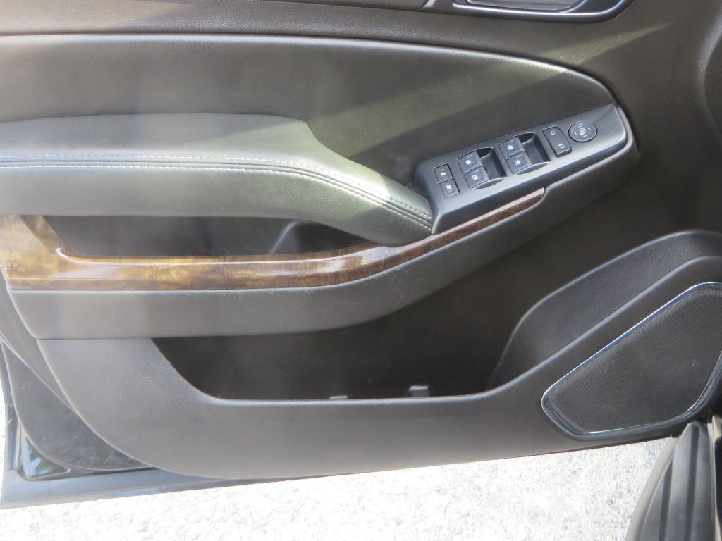 2017 Chevrolet Suburban Image 11