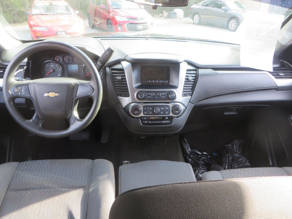 2017 Chevrolet Suburban Image 12