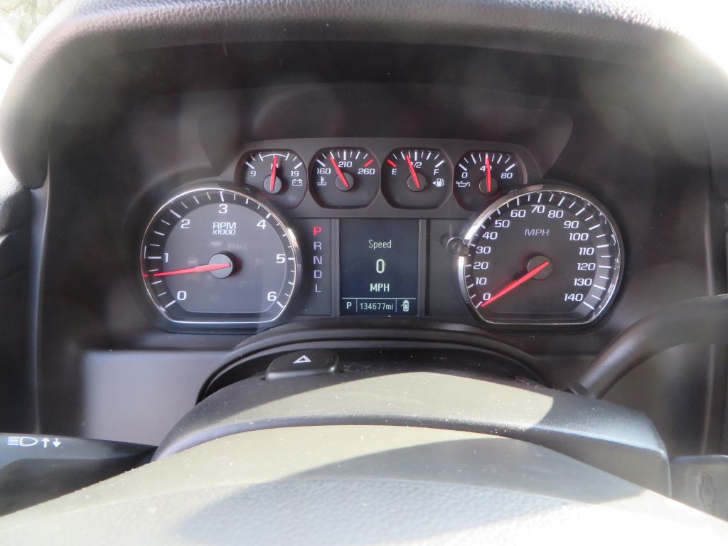 2017 Chevrolet Suburban Image 15