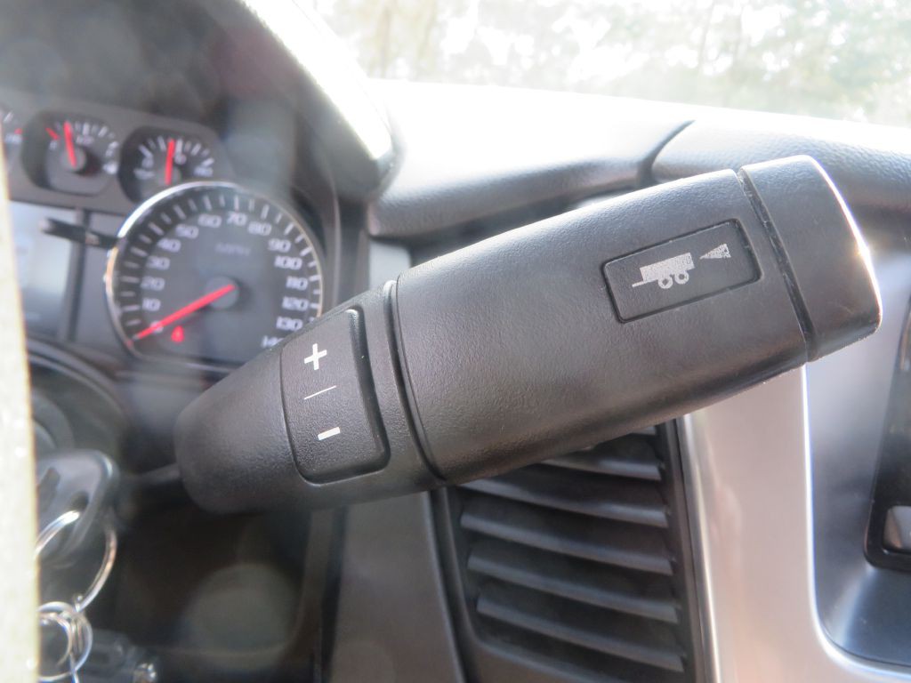 2017 Chevrolet Suburban Image 19