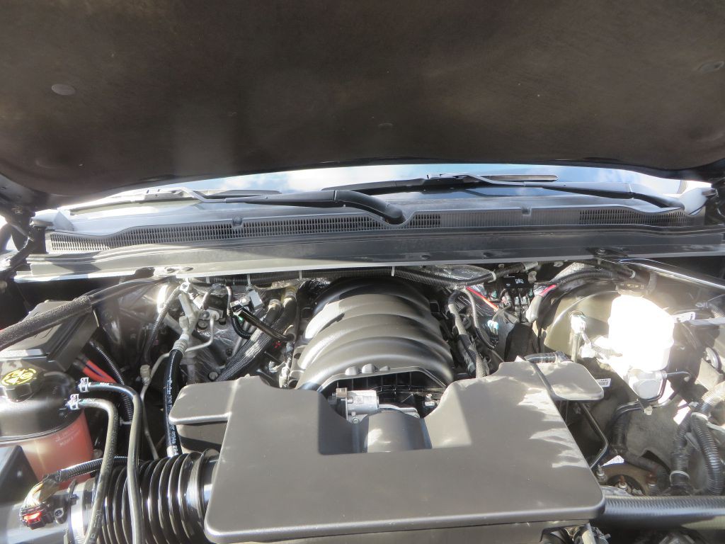 2017 Chevrolet Suburban Image 25