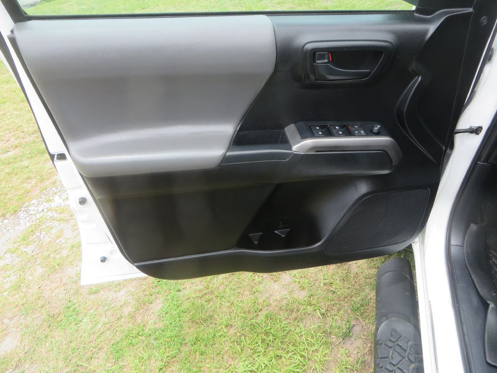 2022 Toyota Tacoma Image 12