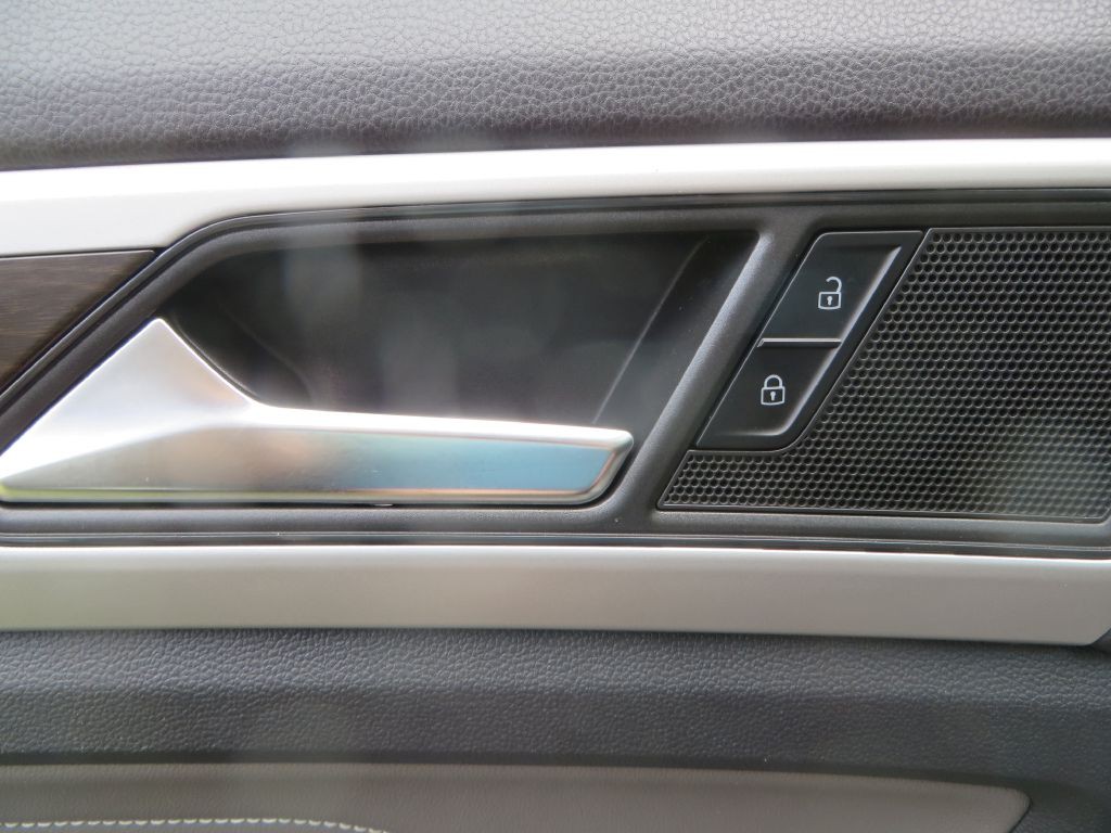 2021 Volkswagen Atlas Image 24