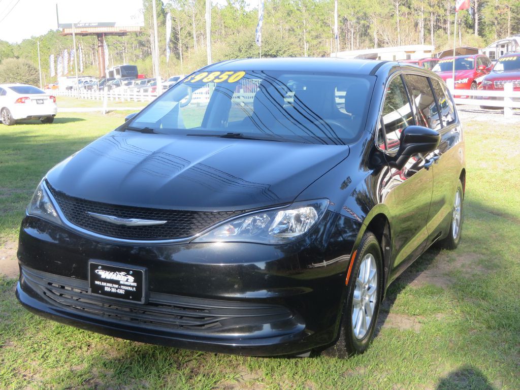 2017 Chrysler Pacifica Image 2