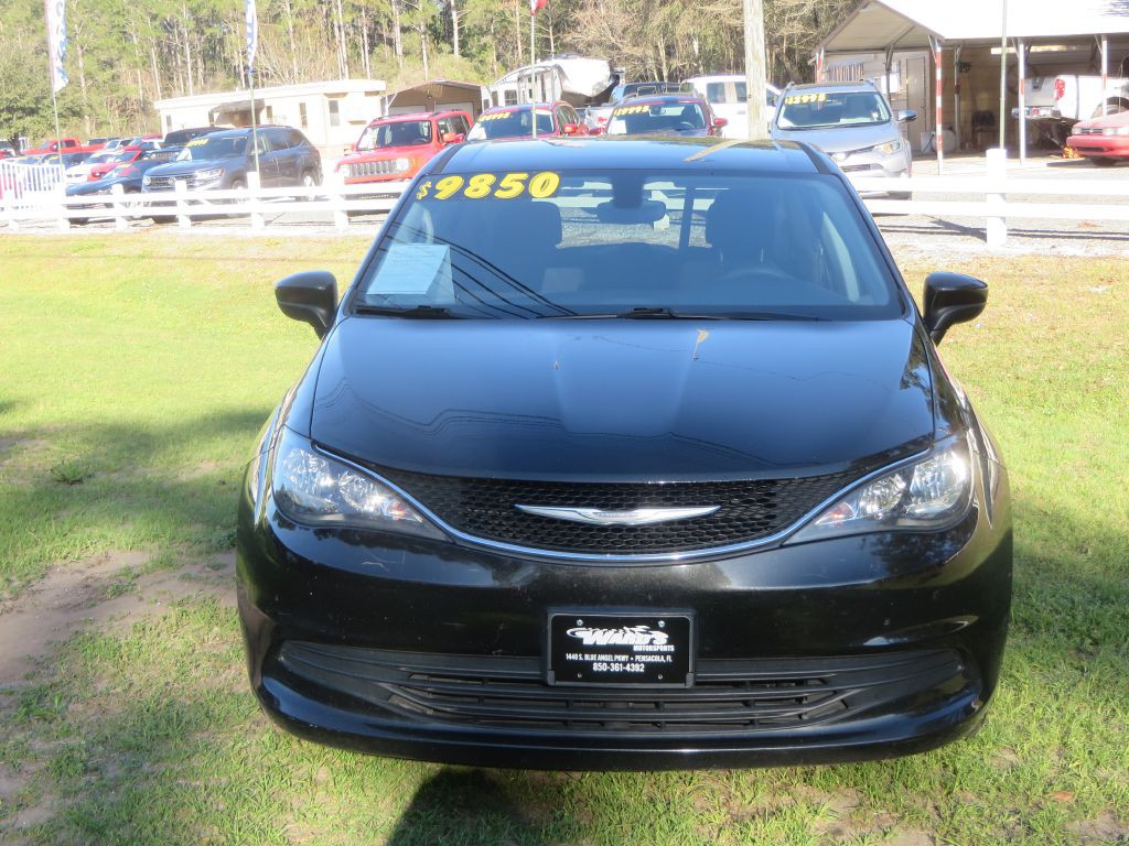 2017 Chrysler Pacifica Image 3