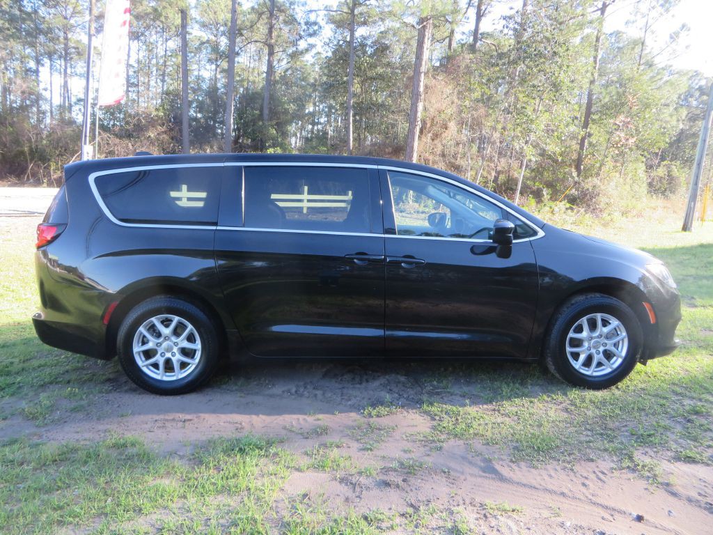 2017 Chrysler Pacifica Image 5