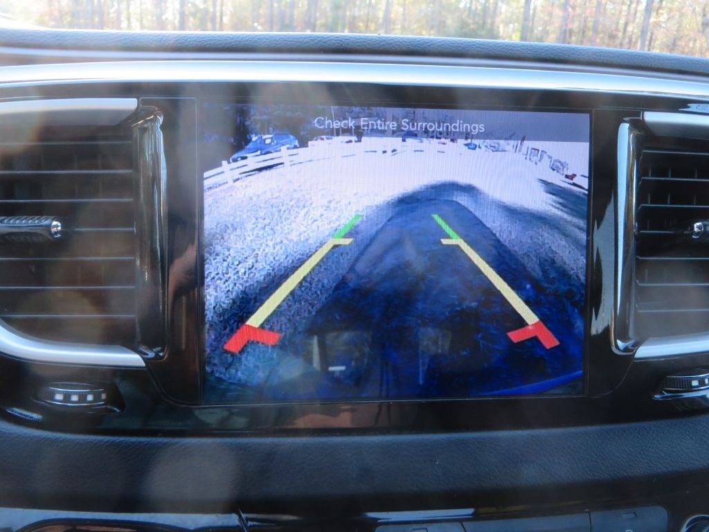 2017 Chrysler Pacifica Image 16