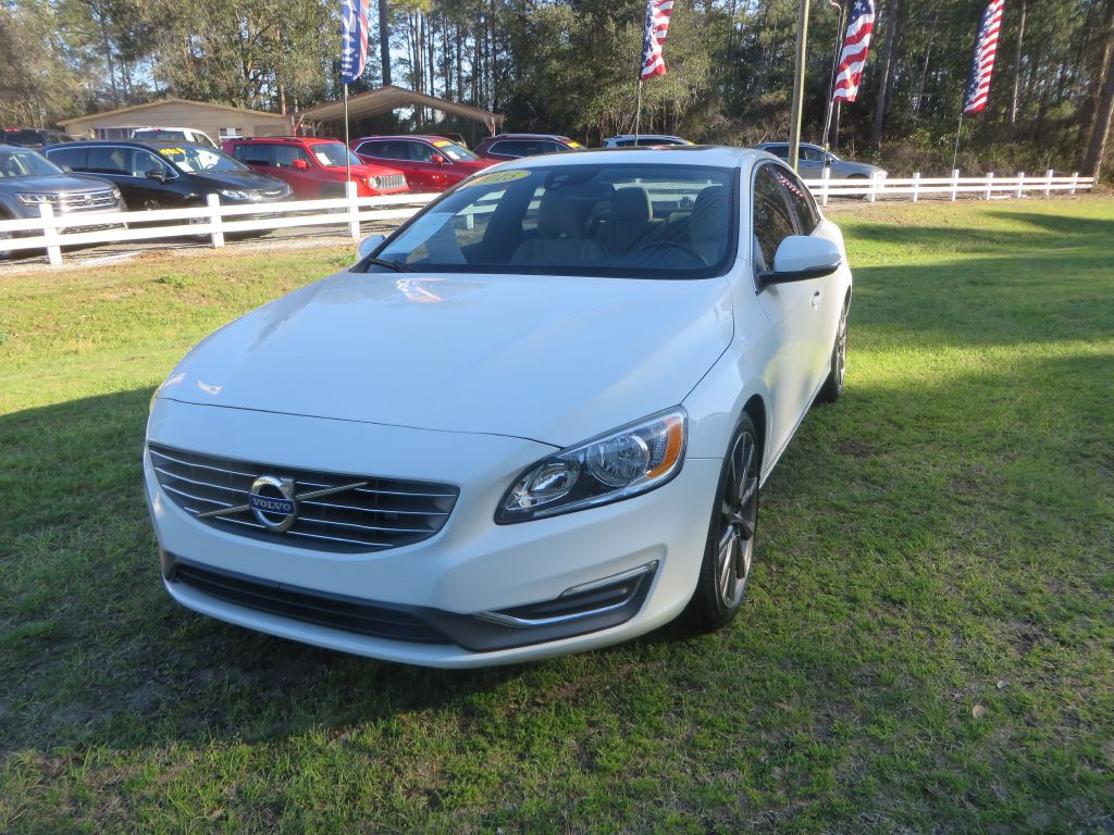 2015 Volvo S60 Image 2