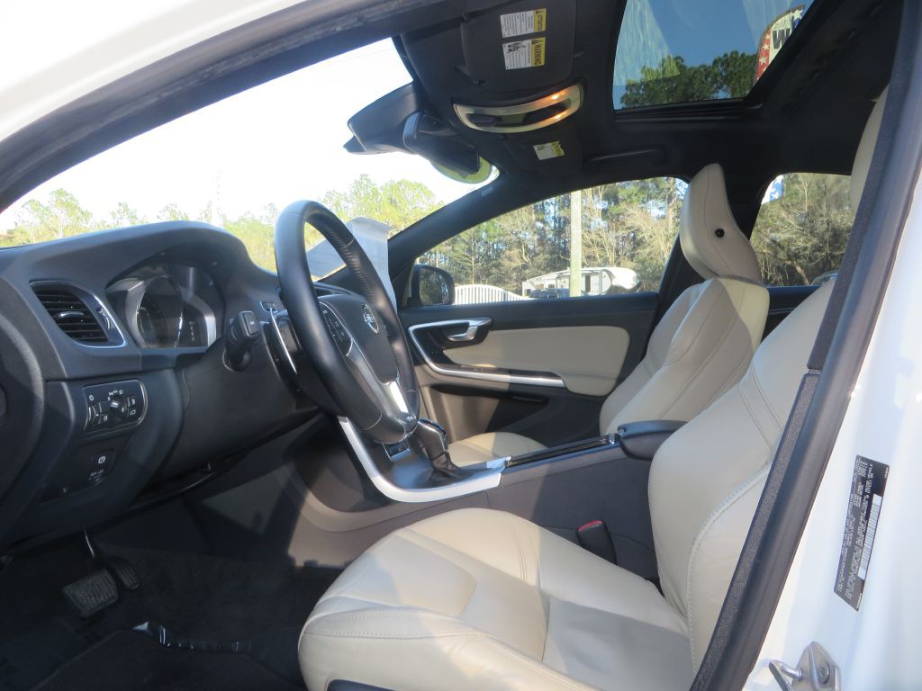 2015 Volvo S60 Image 19