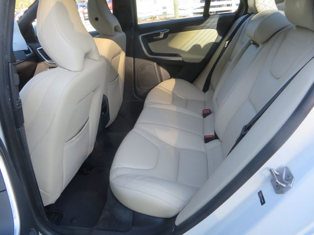 2015 Volvo S60 Image 21