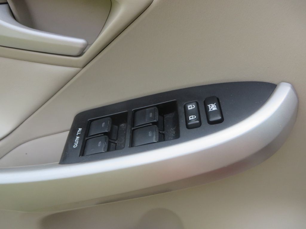2010 Toyota Prius Image 22