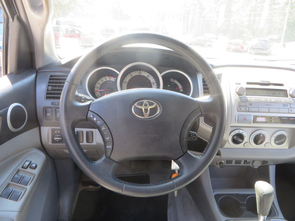 2011 Toyota Tacoma Image 13