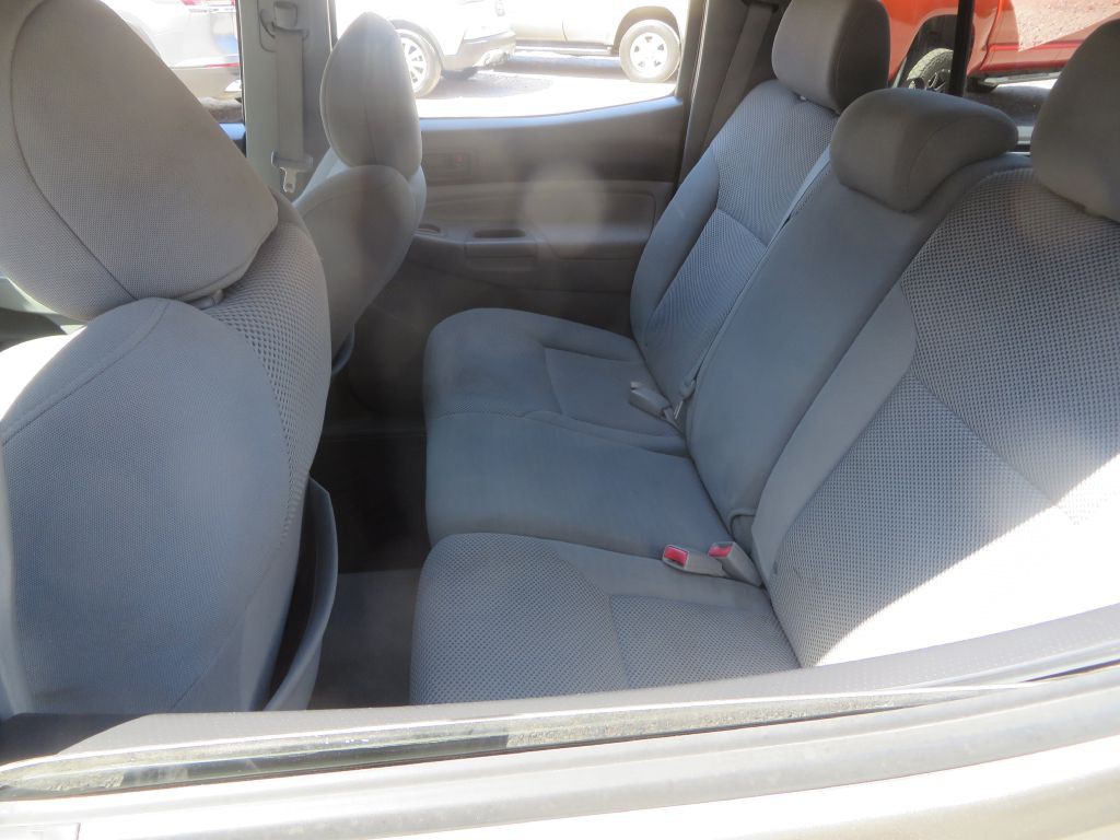2011 Toyota Tacoma Image 21