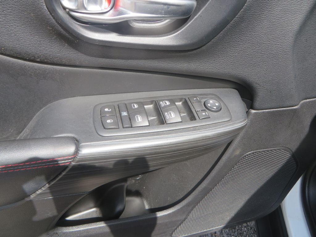 2015 Jeep Cherokee Image 12