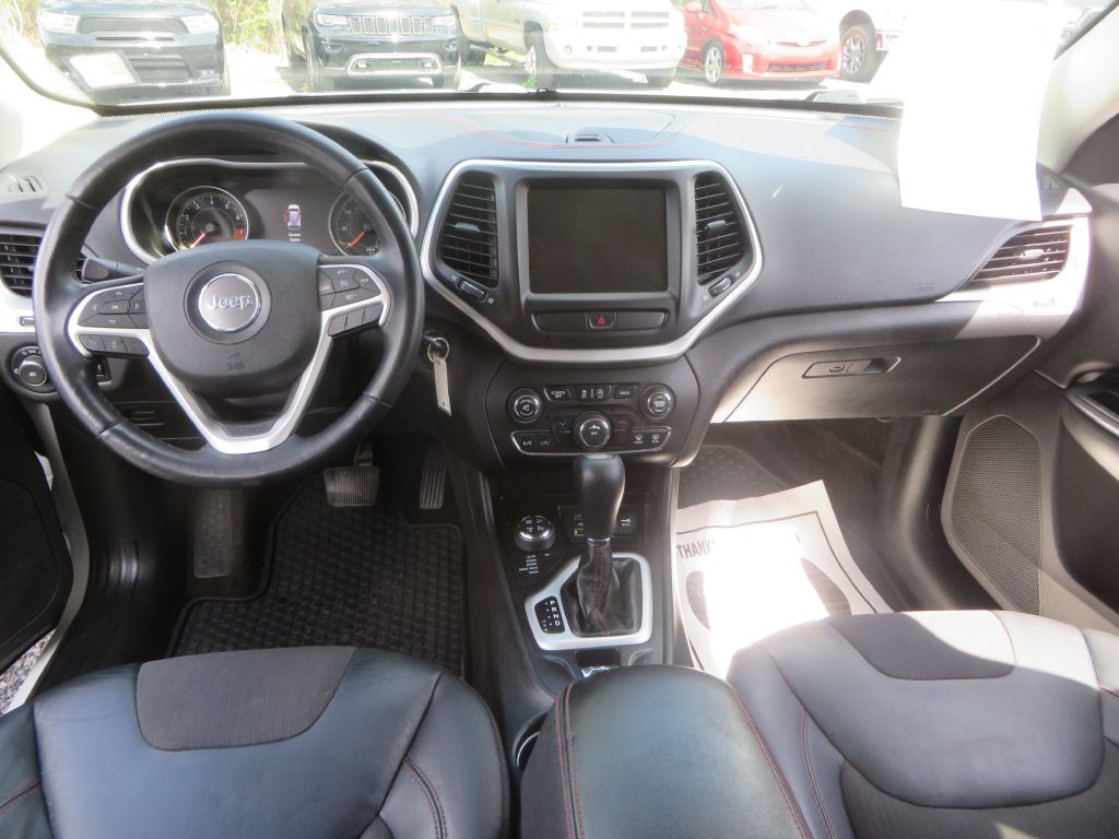 2015 Jeep Cherokee Image 13