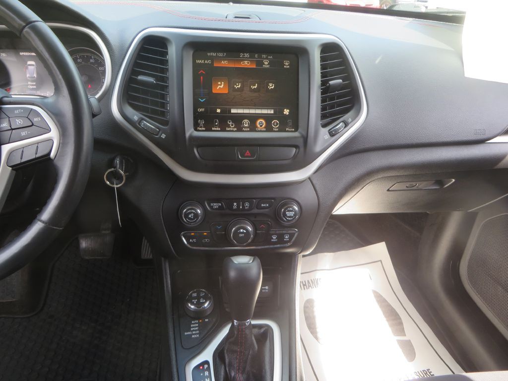 2015 Jeep Cherokee Image 19