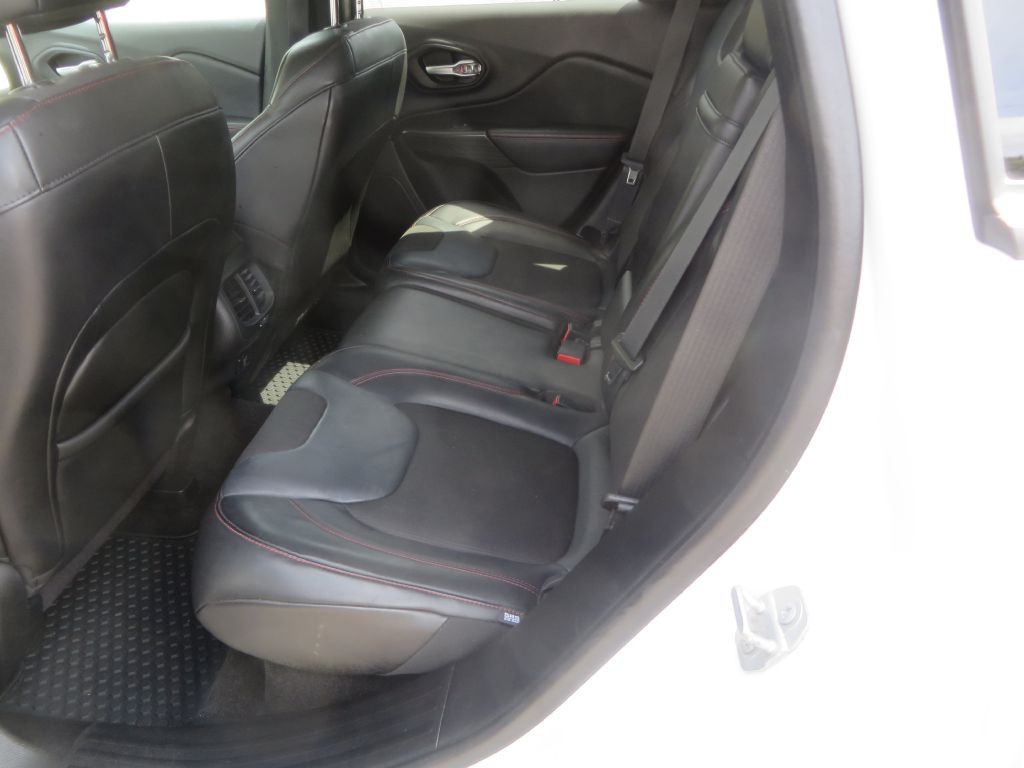 2015 Jeep Cherokee Image 24