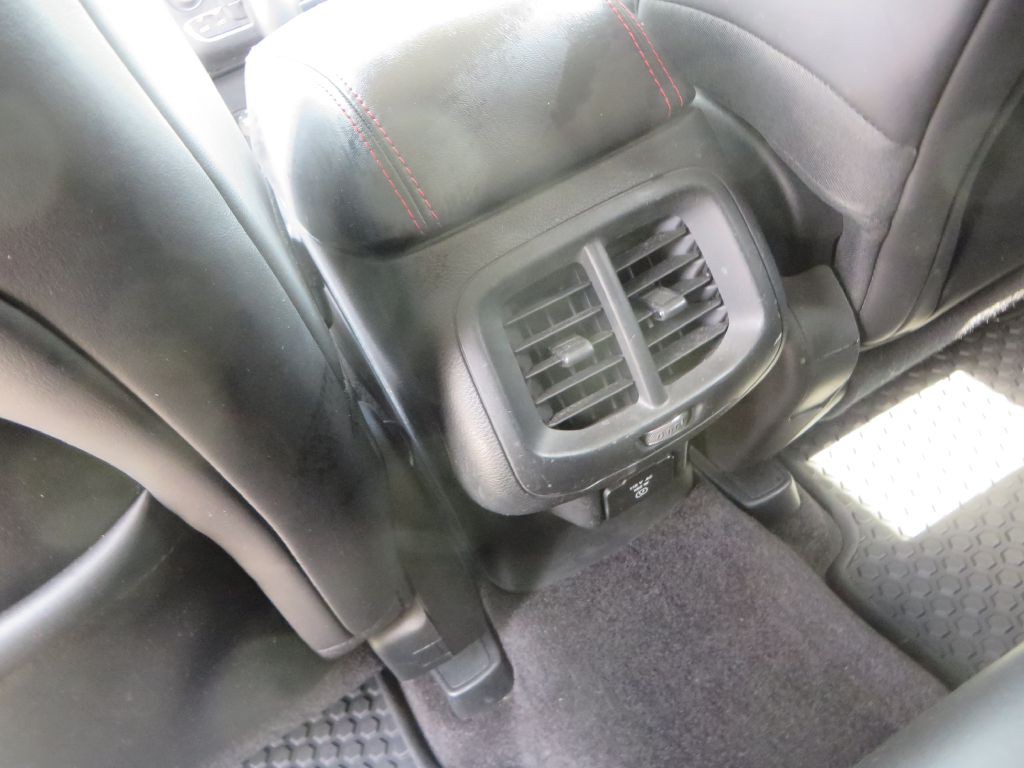 2015 Jeep Cherokee Image 25