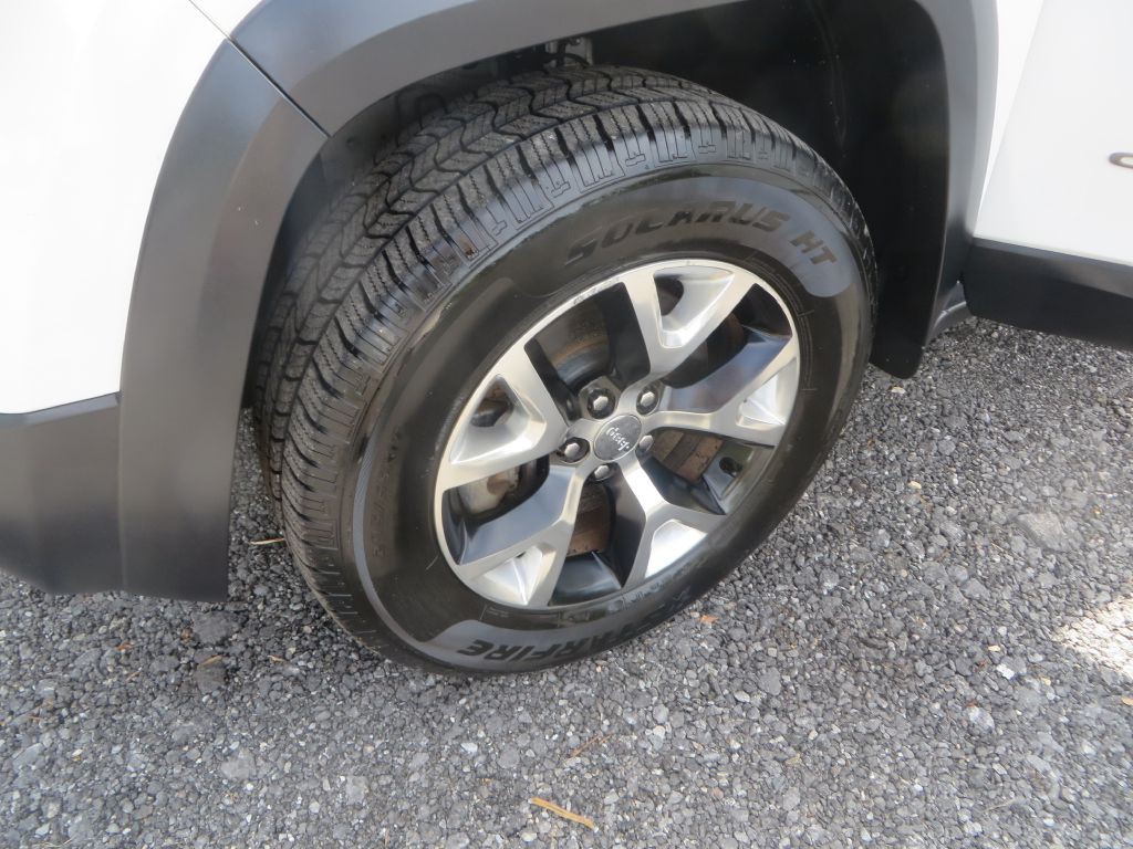 2015 Jeep Cherokee Image 26