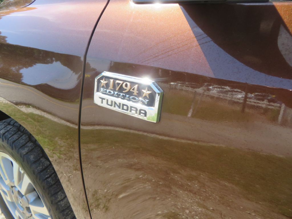 2015 Toyota Tundra Image 10