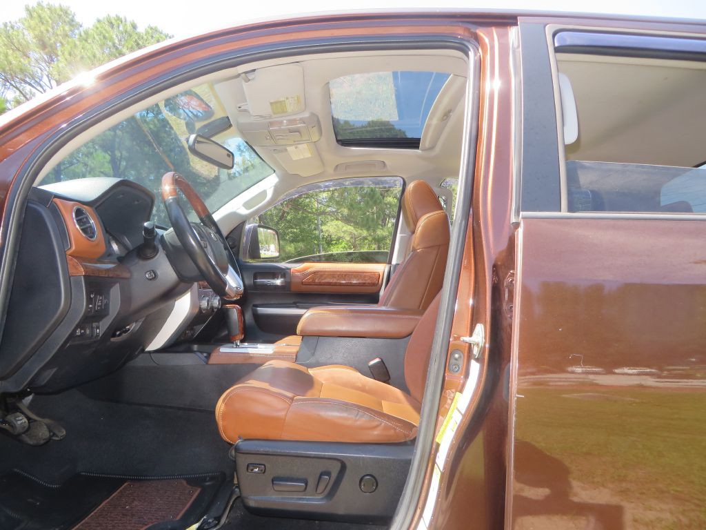 2015 Toyota Tundra Image 11