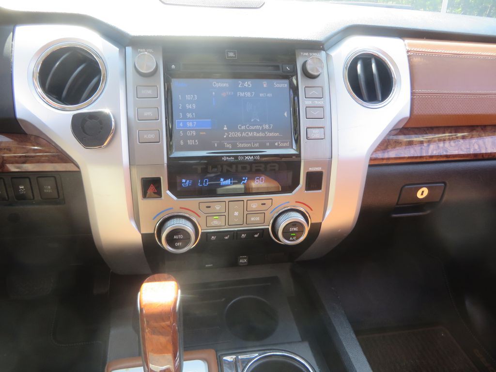 2015 Toyota Tundra Image 21