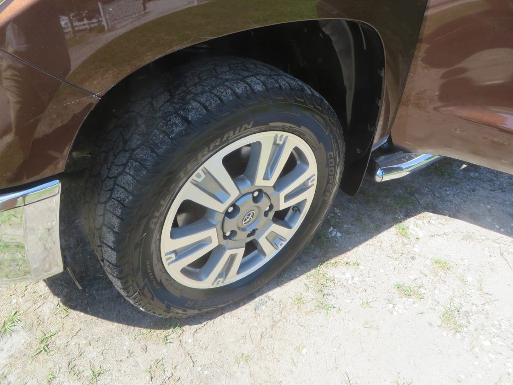 2015 Toyota Tundra Image 30