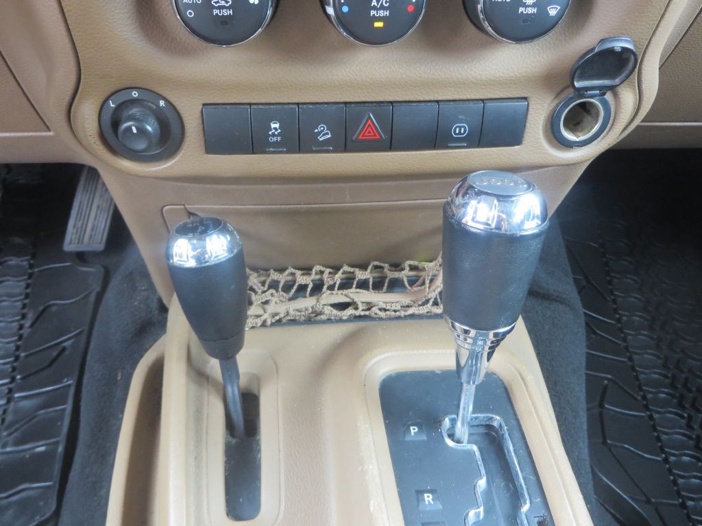 2016 Jeep Wrangler Image 17