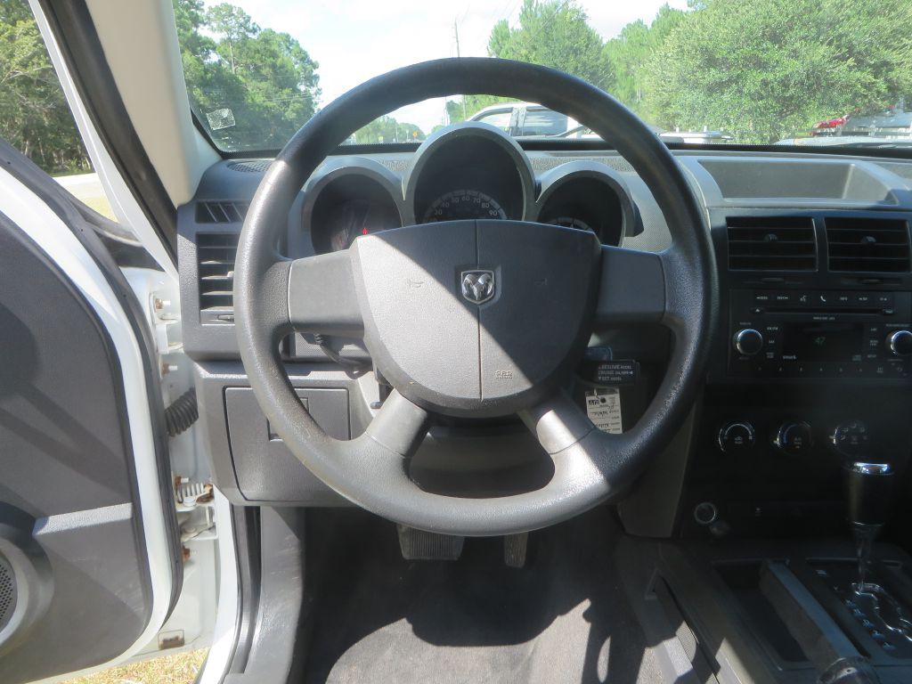 2011 Dodge Nitro Image 13