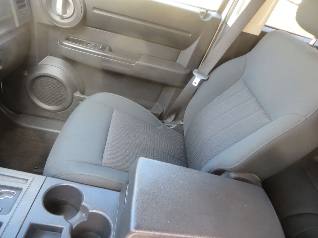 2011 Dodge Nitro Image 18