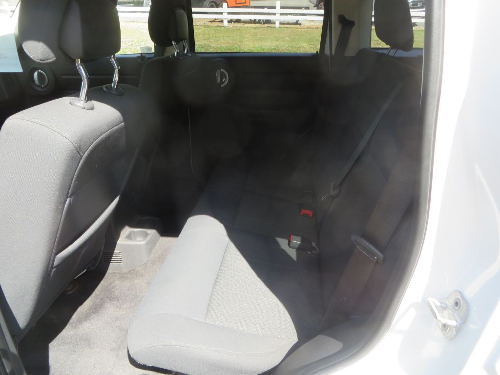 2011 Dodge Nitro Image 19