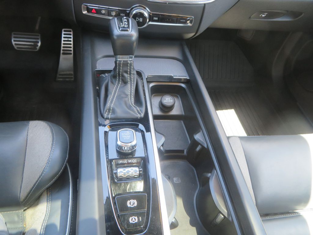 2020 Volvo XC60 Image 20