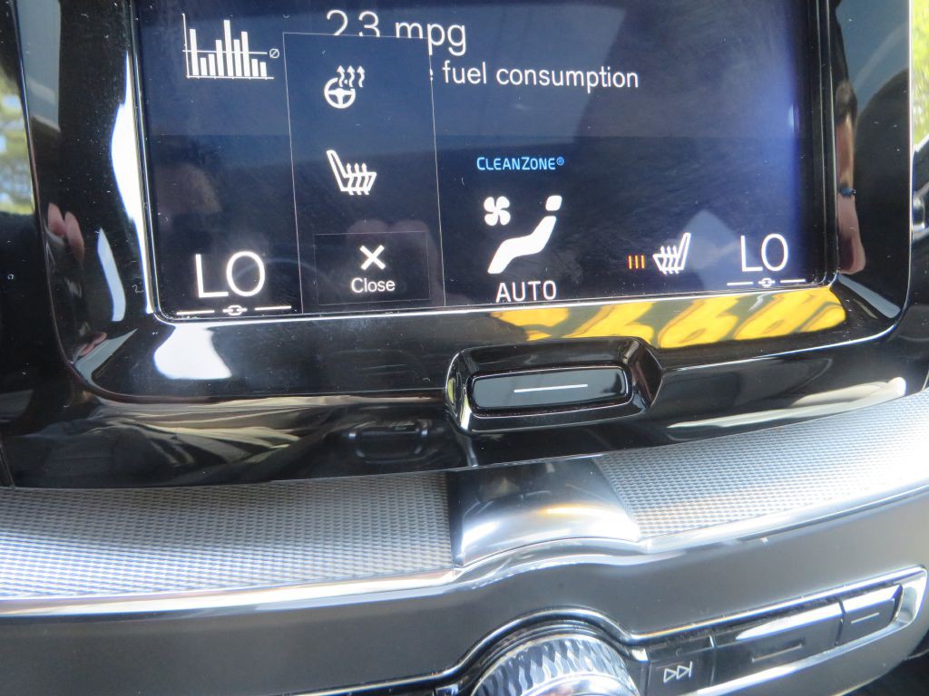 2020 Volvo XC60 Image 21