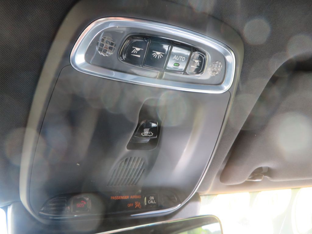 2020 Volvo XC60 Image 24