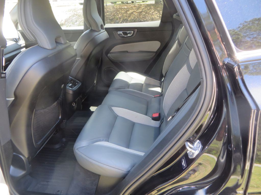 2020 Volvo XC60 Image 27