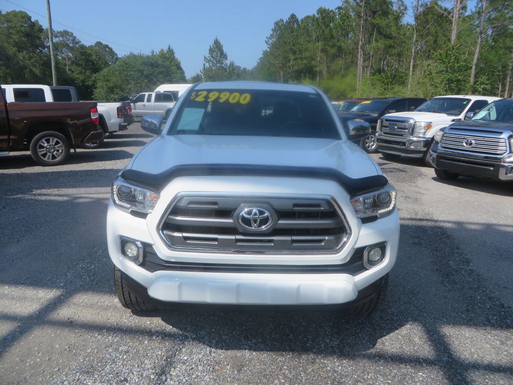 2017 Toyota Tacoma Image 3