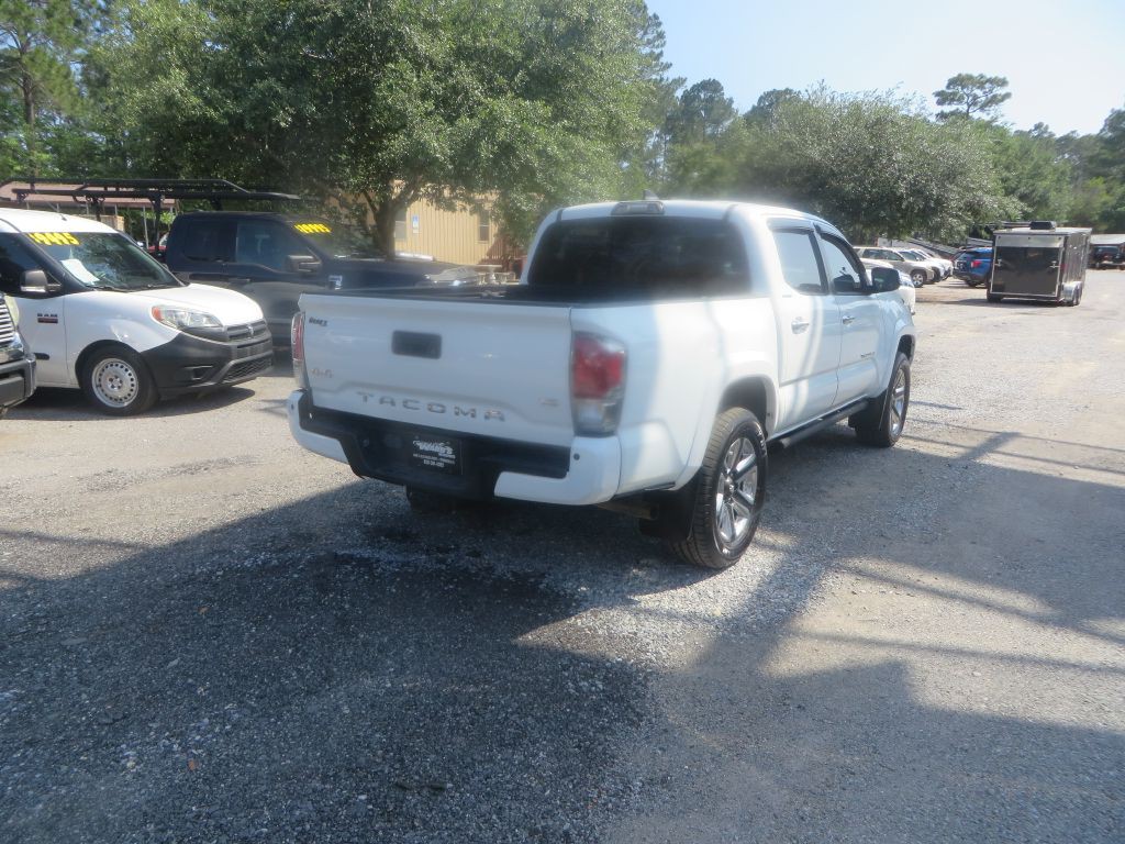 2017 Toyota Tacoma Image 6