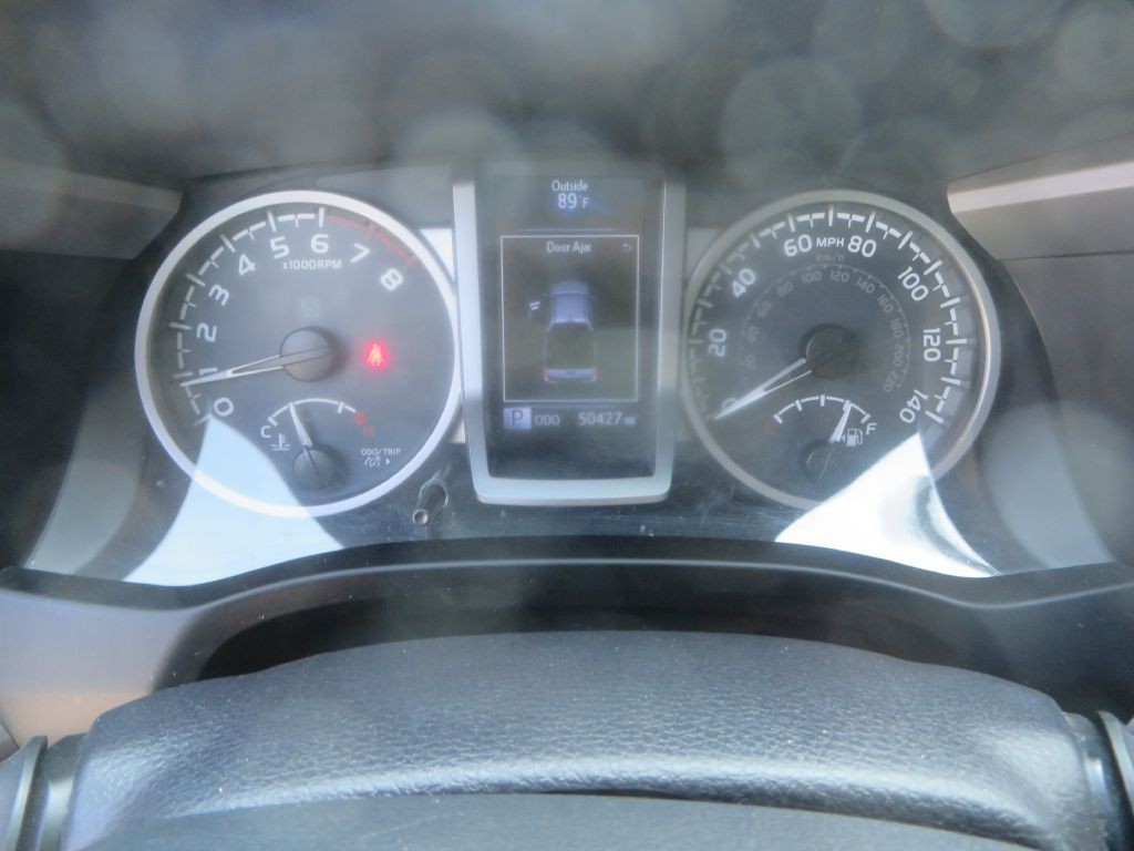 2017 Toyota Tacoma Image 20