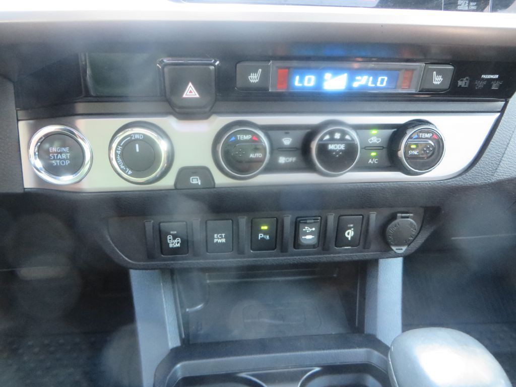 2017 Toyota Tacoma Image 23