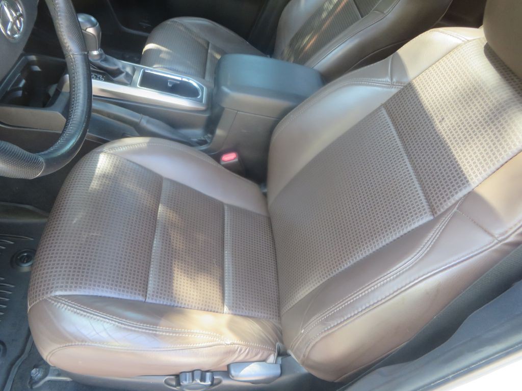 2017 Toyota Tacoma Image 27