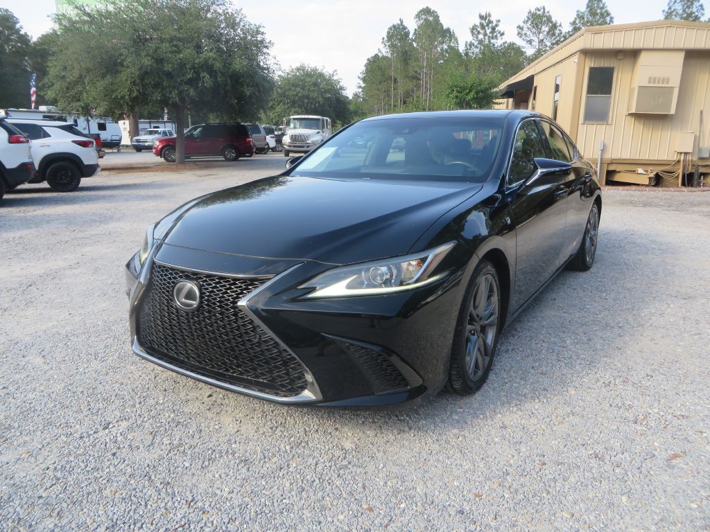 2019 Lexus ES Image 2