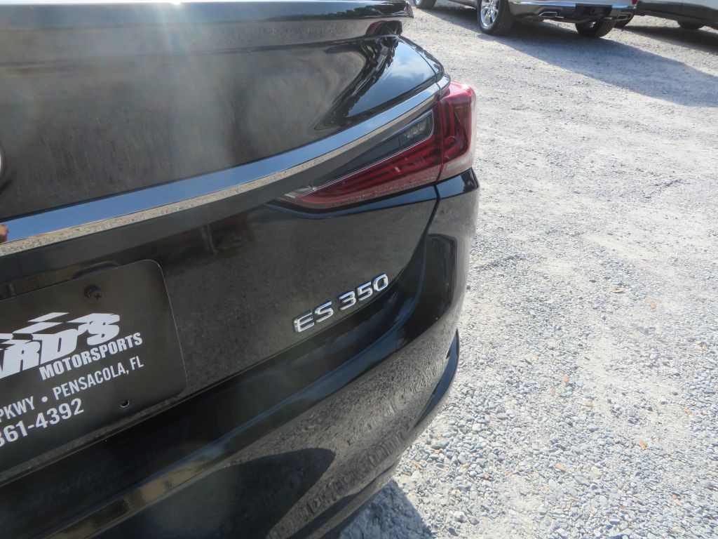 2019 Lexus ES Image 9