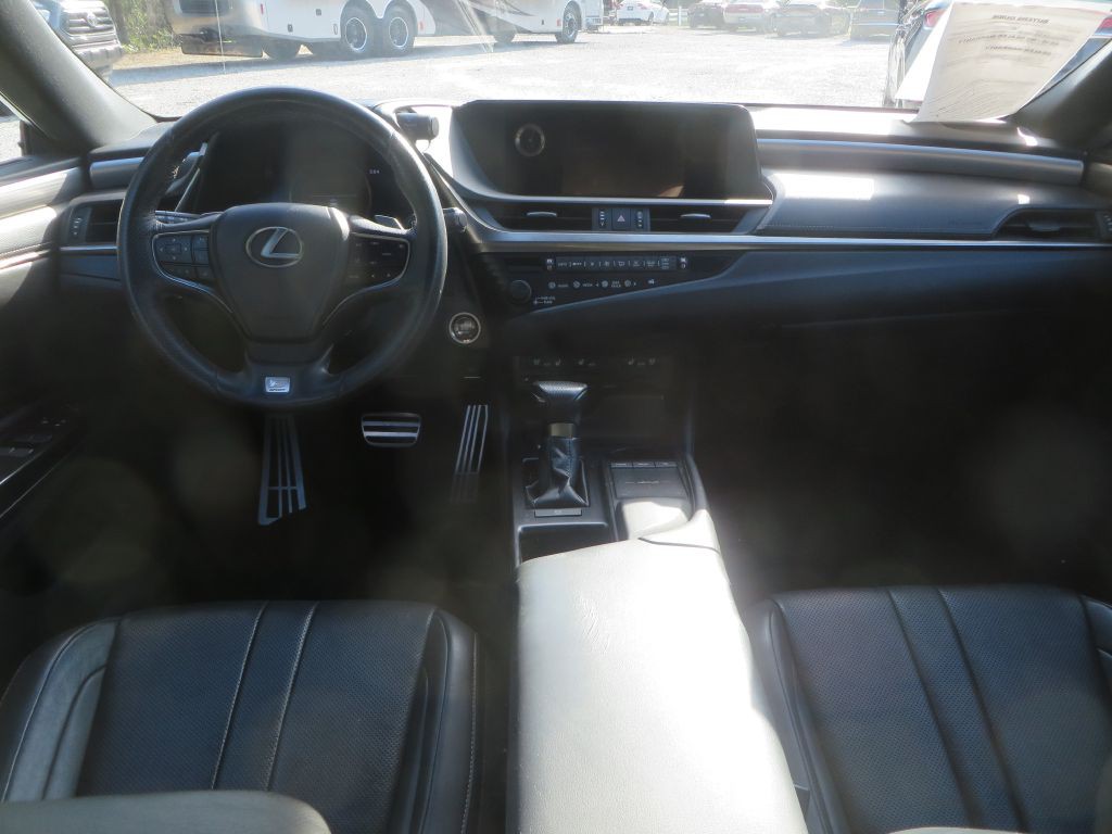 2019 Lexus ES Image 13