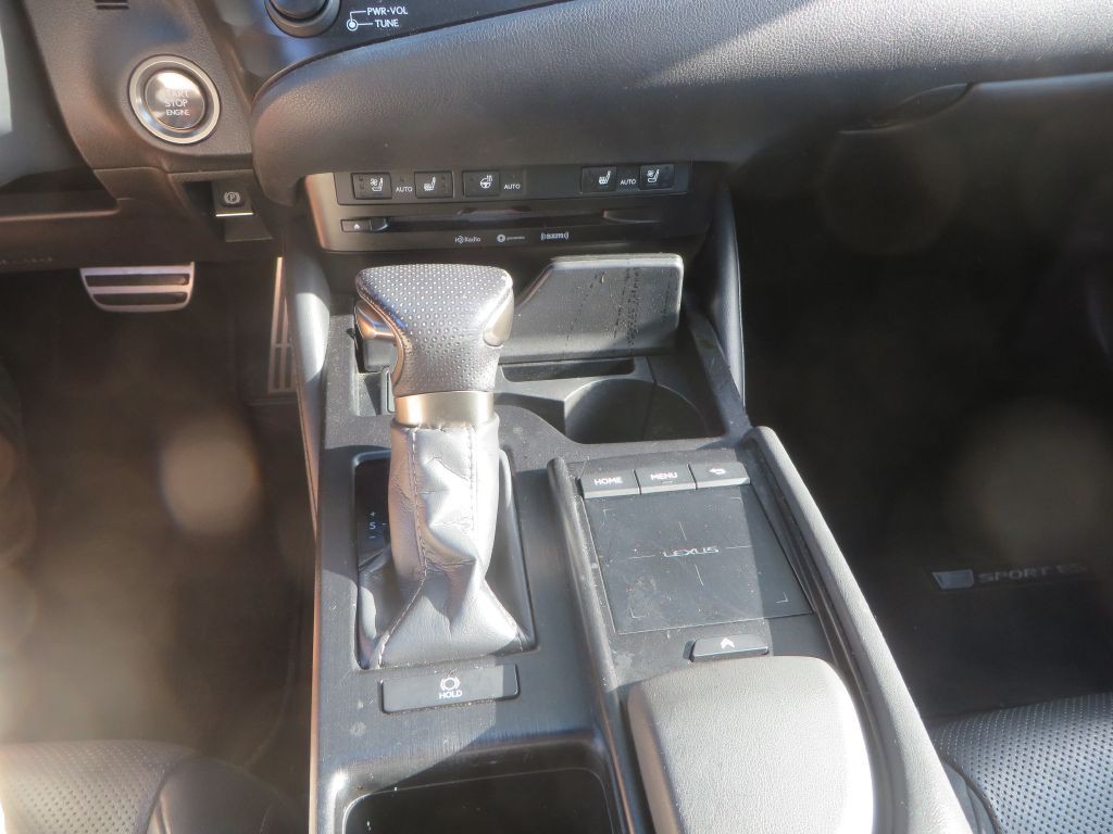 2019 Lexus ES Image 20